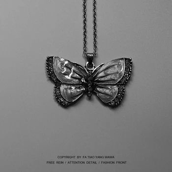 Butterfly efekt náhrdelník